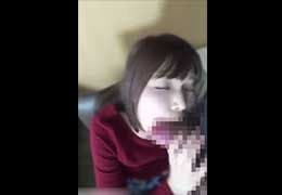 スマホ個人撮影　美味しそうに間男チ●ポにむしゃぶりつく美人若妻のフェラ撮り、、！