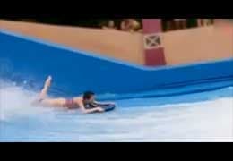 スマホ個人撮影　本物ハプニング☆ボディボードでミスってマン毛が見えちゃった水着女子…ww