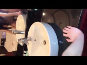 スマホ個人撮影　スレンダー美乳の色白彼女と臨場感のある立ちバック、、