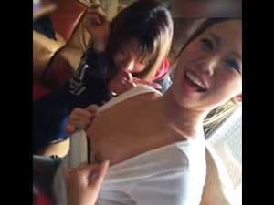 スマホ個人撮影　男友達におっぱいポロリしてあげるギャルのおふざけ動画w
