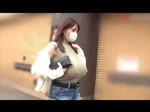 スマホ個人撮影　デカすぎっ！！乳首くっきりの爆乳ノーブラ美女がいたから盗撮…！！