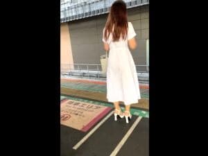 スマホ個人撮影　白ワンピの清楚系お姉さんを満員電車で生マ●堪能する痴漢盗撮…！