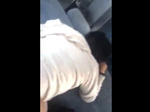 スマホ個人撮影　「もっと♡」お盛んショトカ彼女の下だけ脱がして車内バックハメ撮り、、