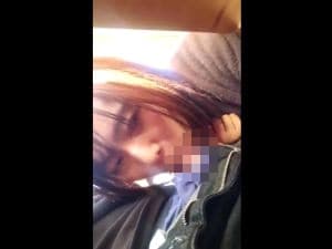 スマホ個人撮影　ザワつく店内でテーブル下の露出チ●ポをバレないようにフェラするおふざけ人妻…w