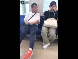 スマホ個人撮影　やばっw発情男が電車でタイプの可愛い娘ガン見しながらチ●ポ必死でしごいてる。。