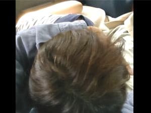 智慧型手機個人拍攝　「啊～好臭！」連喊笑笑 讓朋友的母親在車內吸沒洗的肉●了v