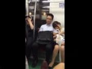 スマホ個人撮影　満員電車で寝たふりして…隣のサラリーマンに手コキしてるよね？ｗｗｗ