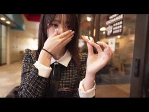 スマホ個人撮影　高校中退してアイドル活動してる坂道系のおっとり娘と街ブラ＆スイーツ食べてパイパンまんこに中出し！