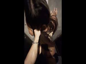 スマホ個人撮影　ナンパした日焼け跡そそるTバック(紐パン)ギャルを階段で立ちバックしたv